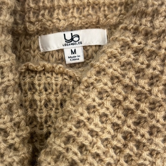 Ya Los Angeles Nuetral Poncho / Cape / Cloak - Picture 10 of 13